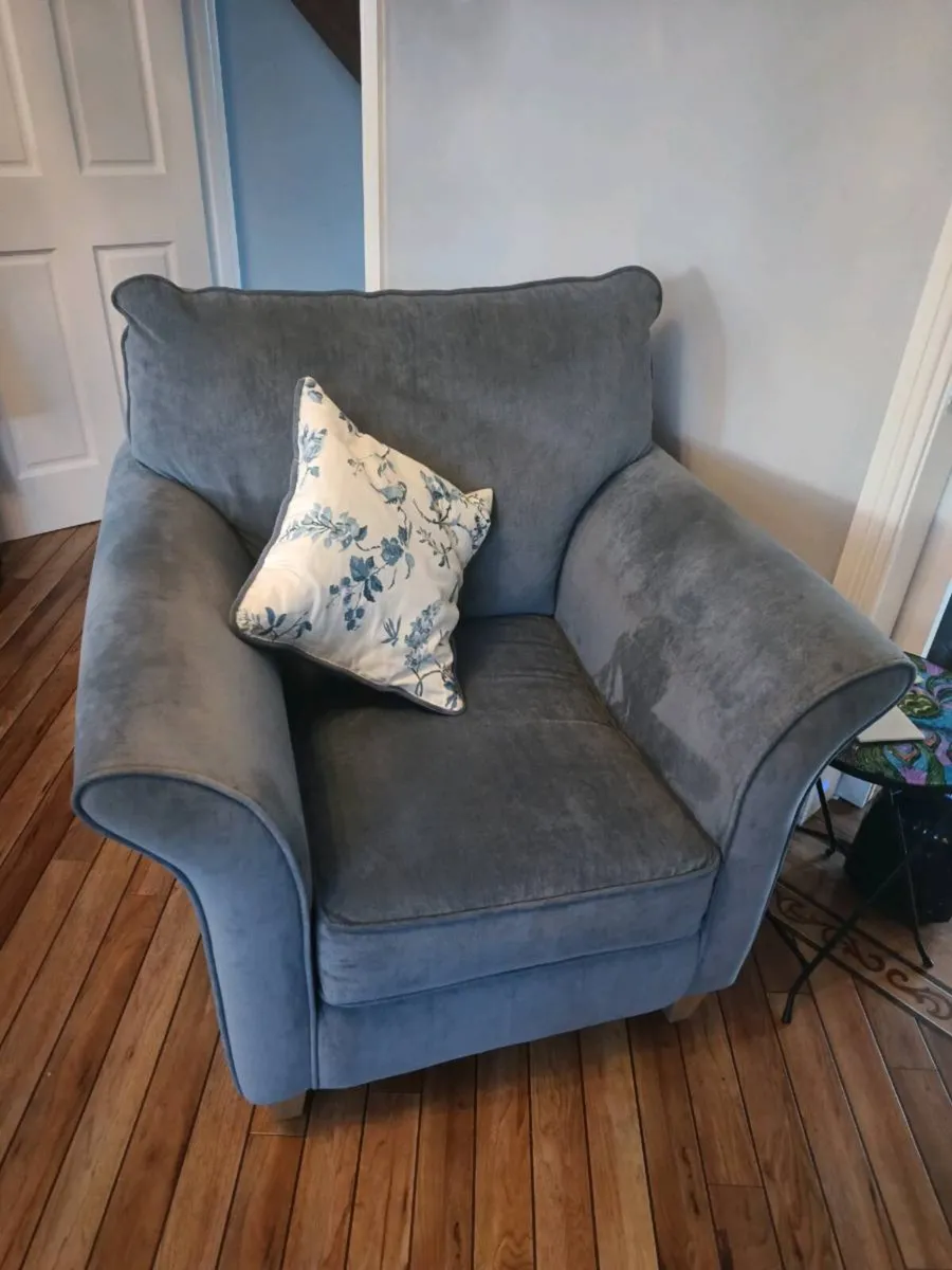 Furniture Suite - Image 3