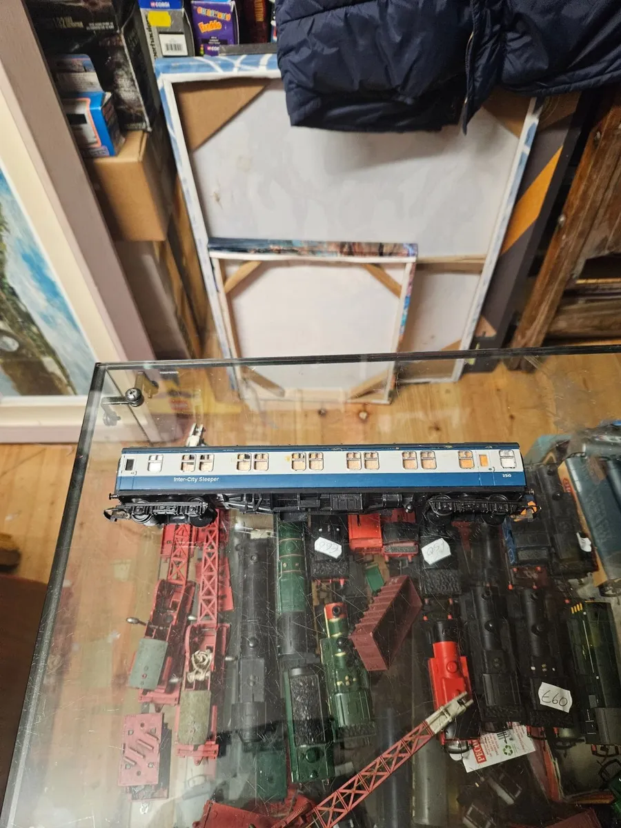 Hornby OO Gauge Carraige