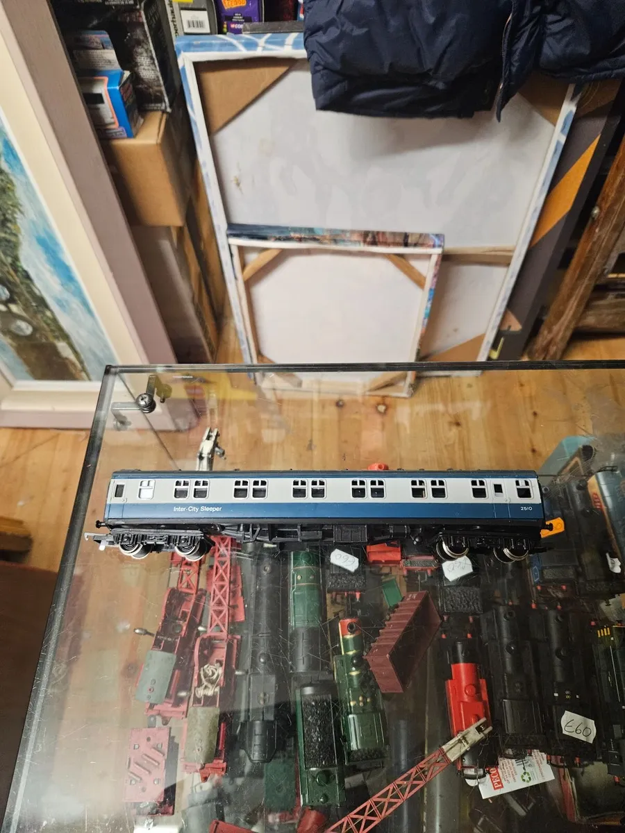 Hornby OO Gauge Carraige