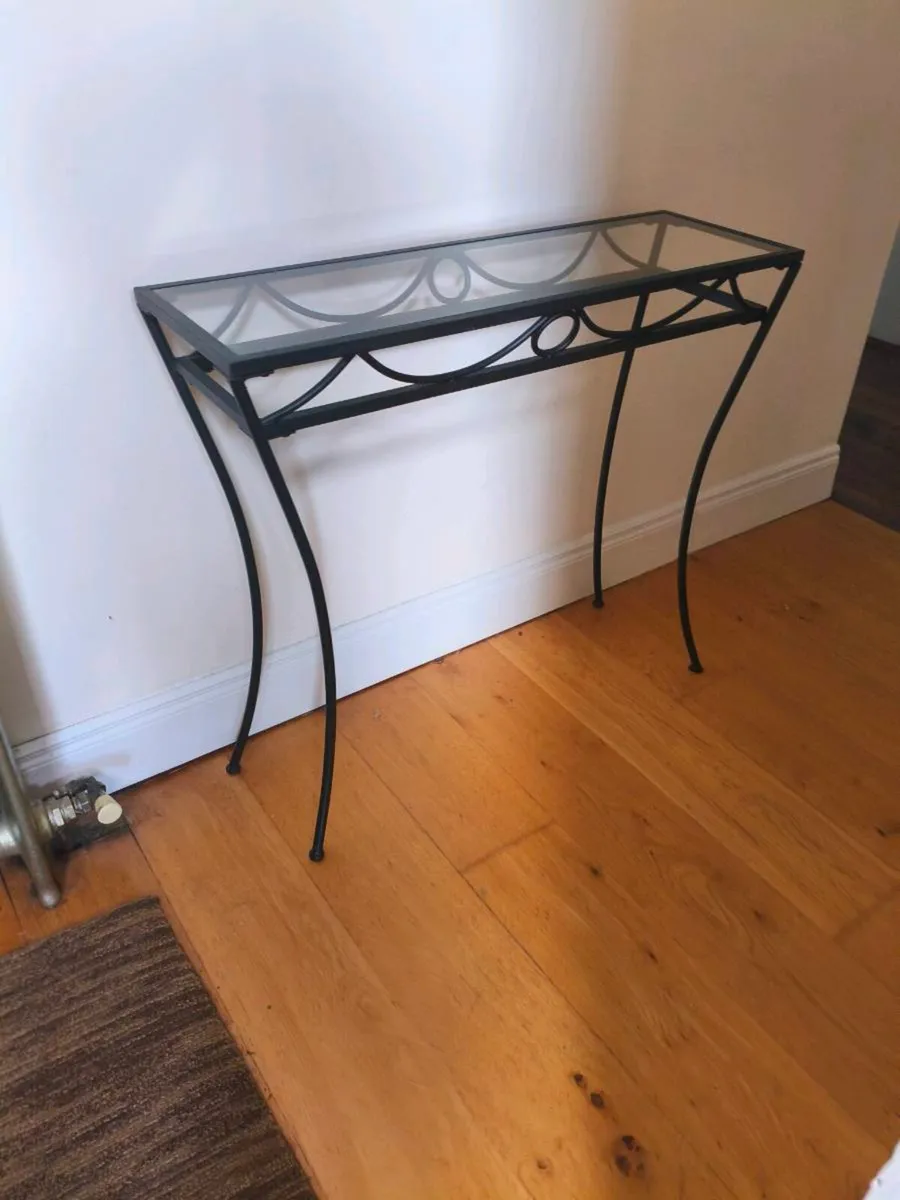 Beautiful new set tables 45 for 2 - Image 4