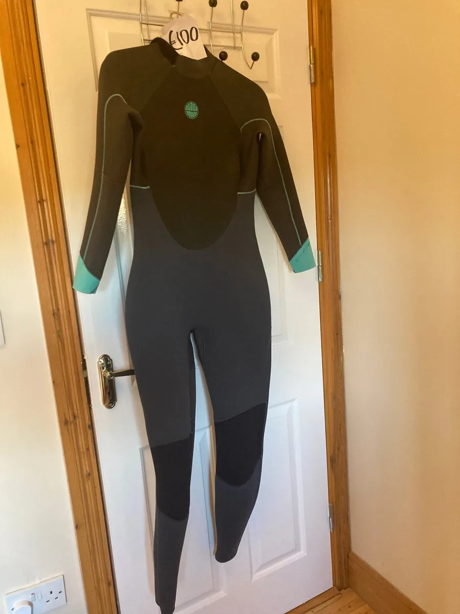 Water sports equipment - Image 2