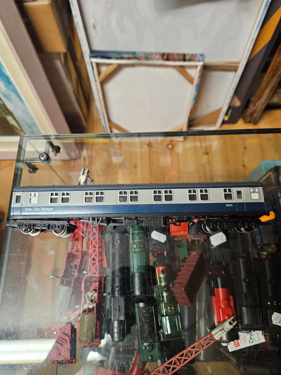 Hornby OO Gauge Carraige