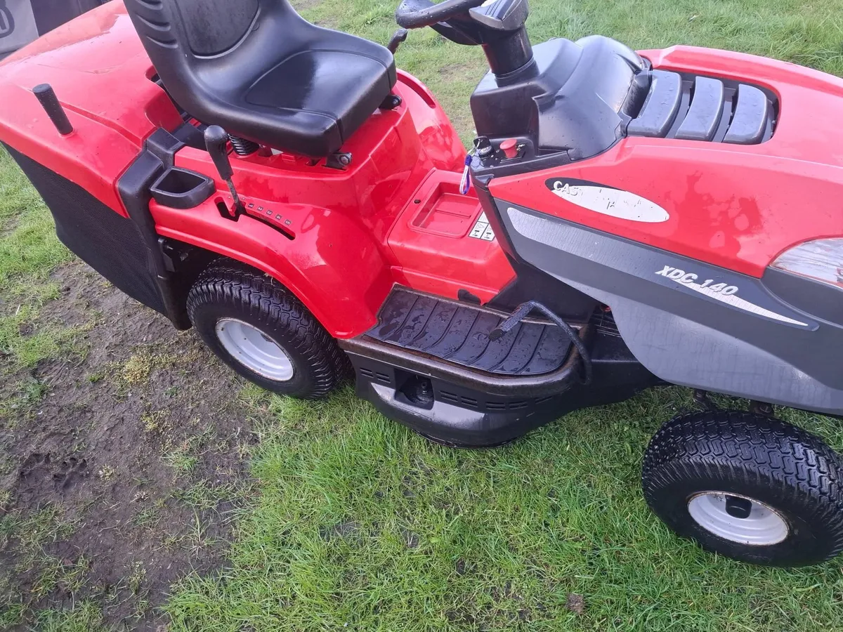 Castlegarden ride on mower - Image 2