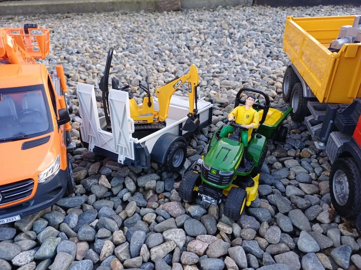 Bruder Toys - Grab wagons, pickups,delivery vans - Image 2