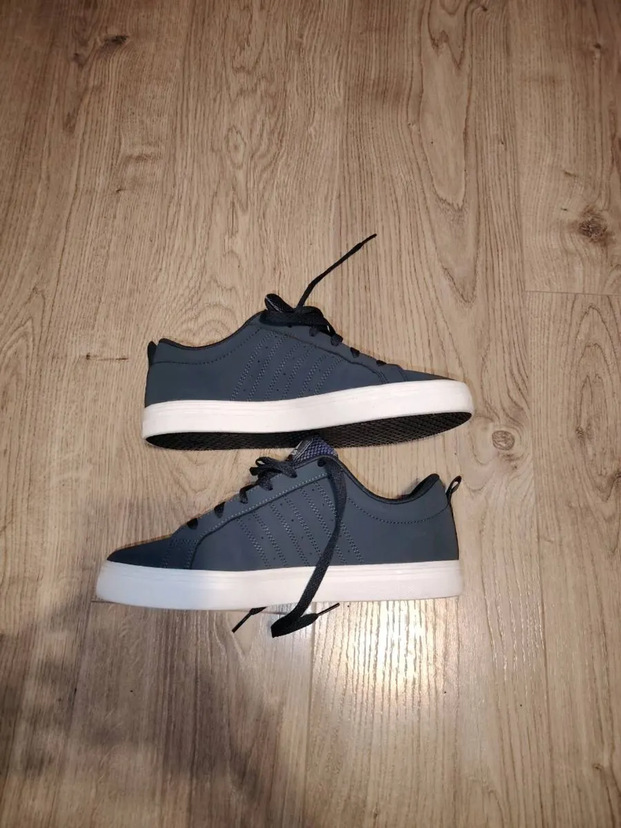 Adidas Size 7 - Image 2