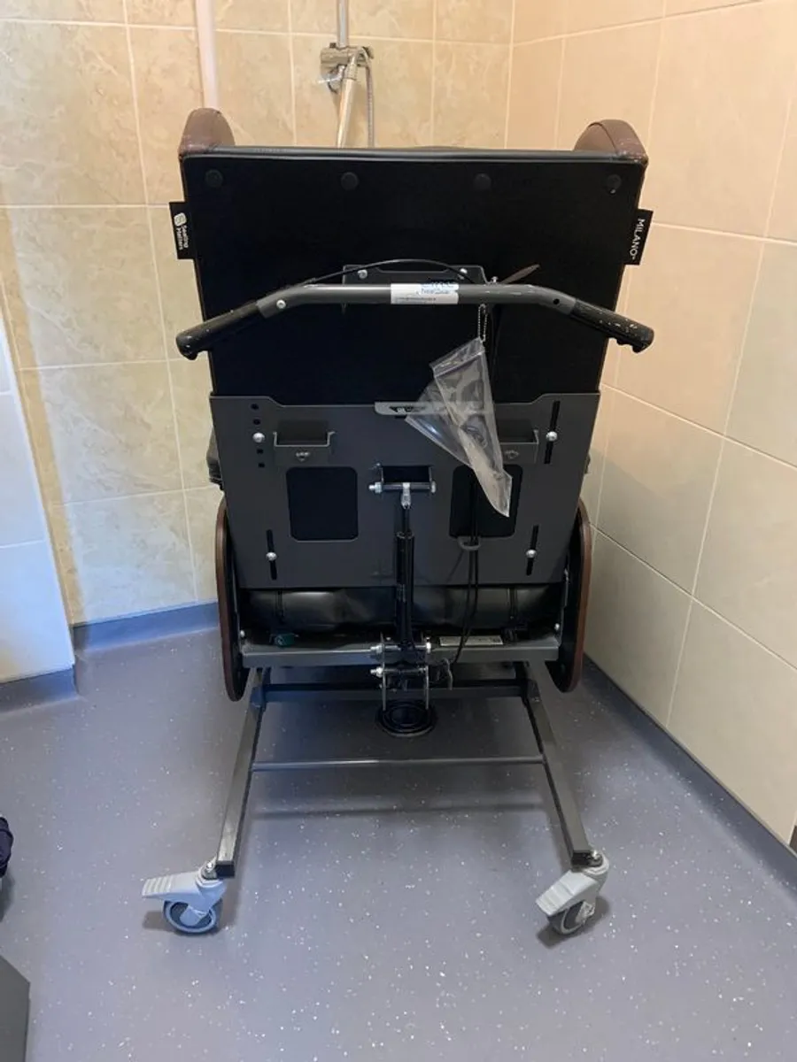 Milano Orthopaedic Comfort Chair- Like new - Image 2