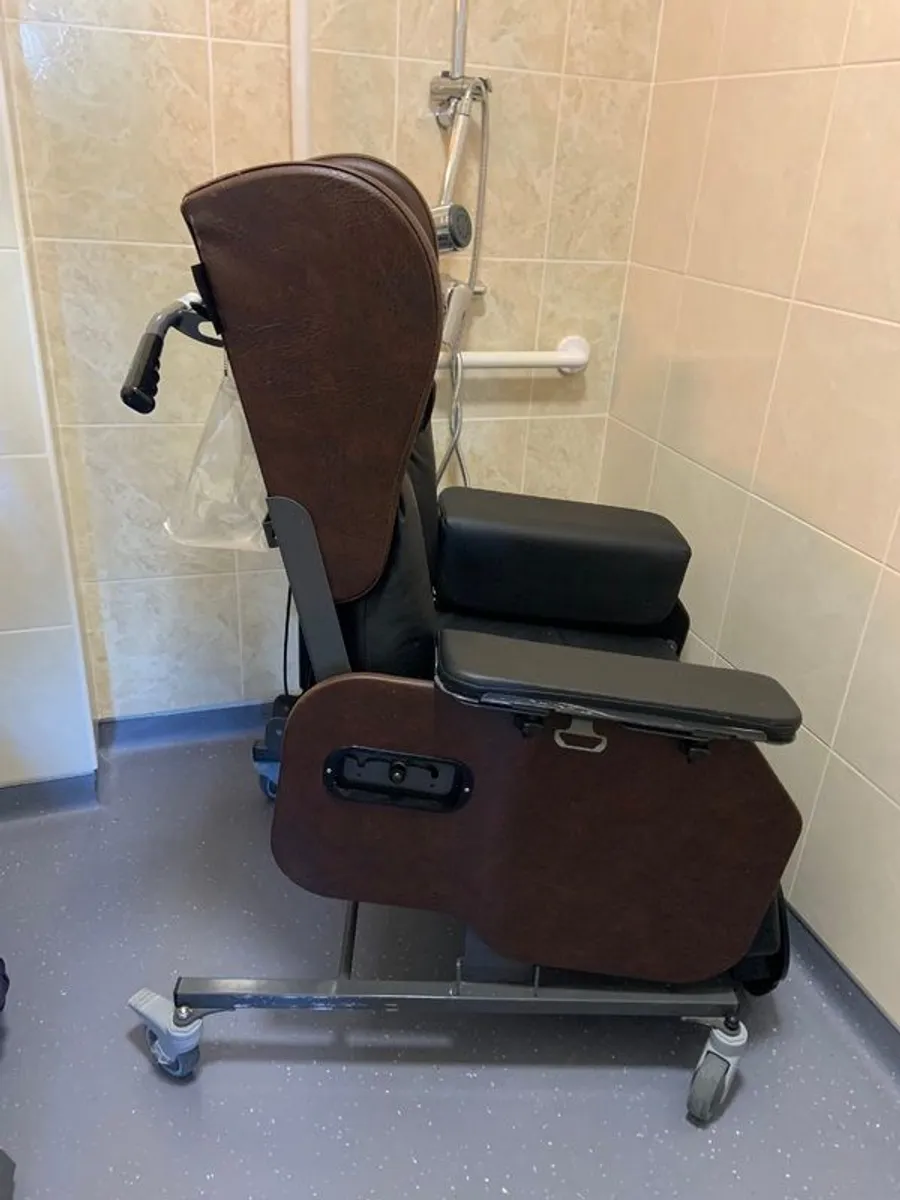 Milano Orthopaedic Comfort Chair- Like new - Image 3