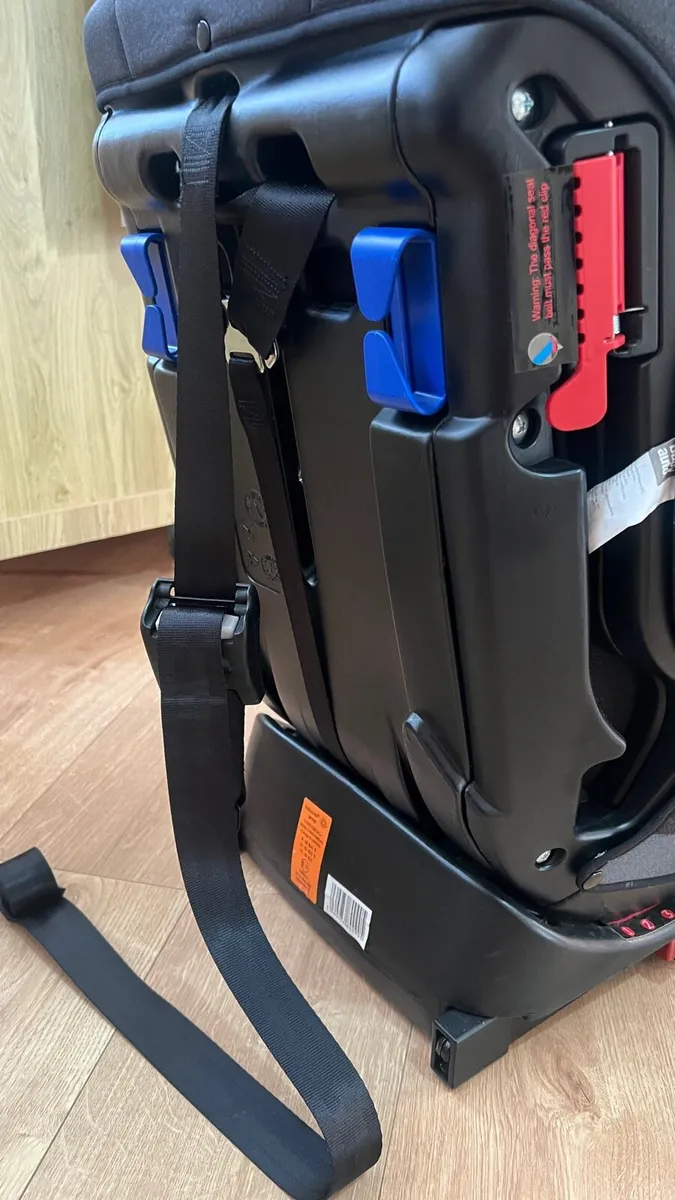 Baby seat - ISO-Fix baby auto - Excellent Conditon - Image 3