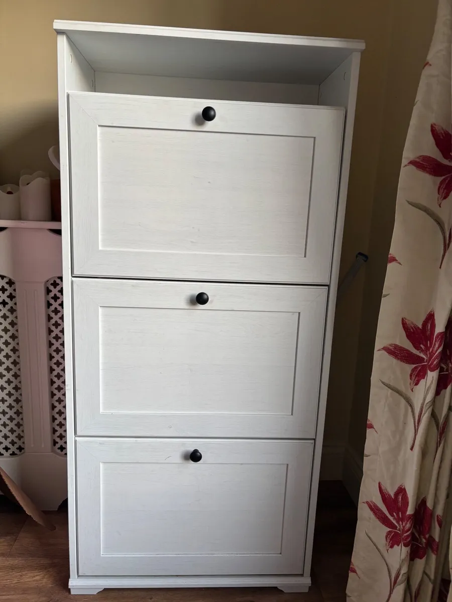 Shoe Cabinet - Image 1