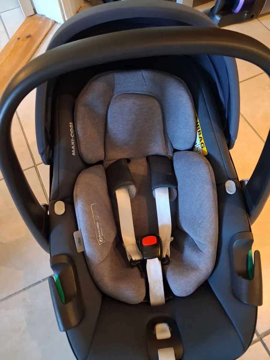 Maxi Cosi Pebble 360 Car Seat - Image 4