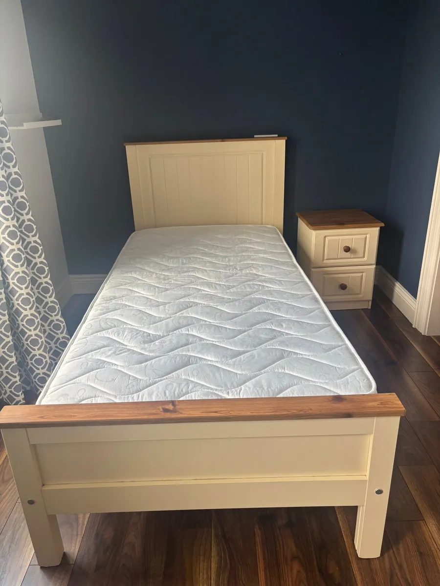 Singe bed (1M x 2 M), with mattress and locker. - Image 3