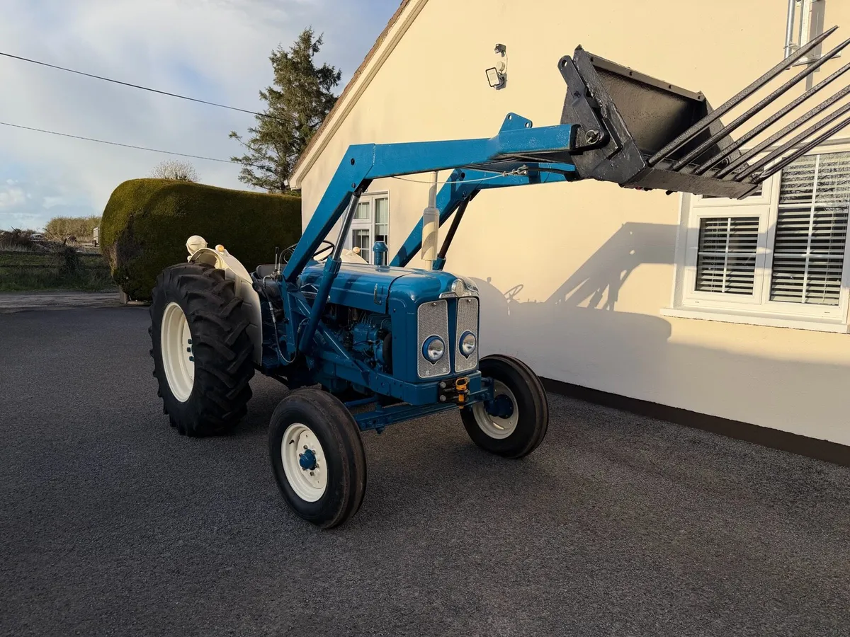 Super Major with loader - Image 1