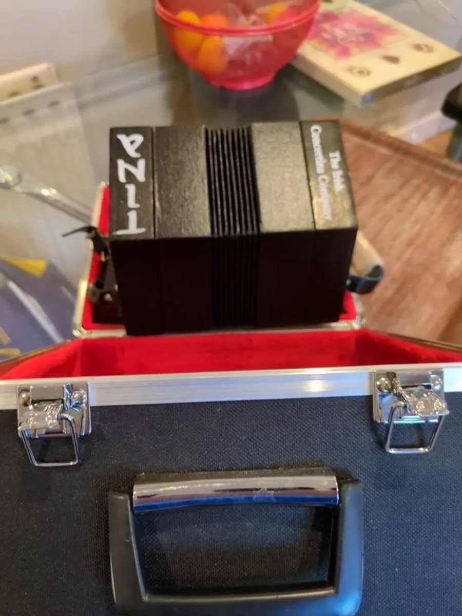 30 Button Concertina - Image 1