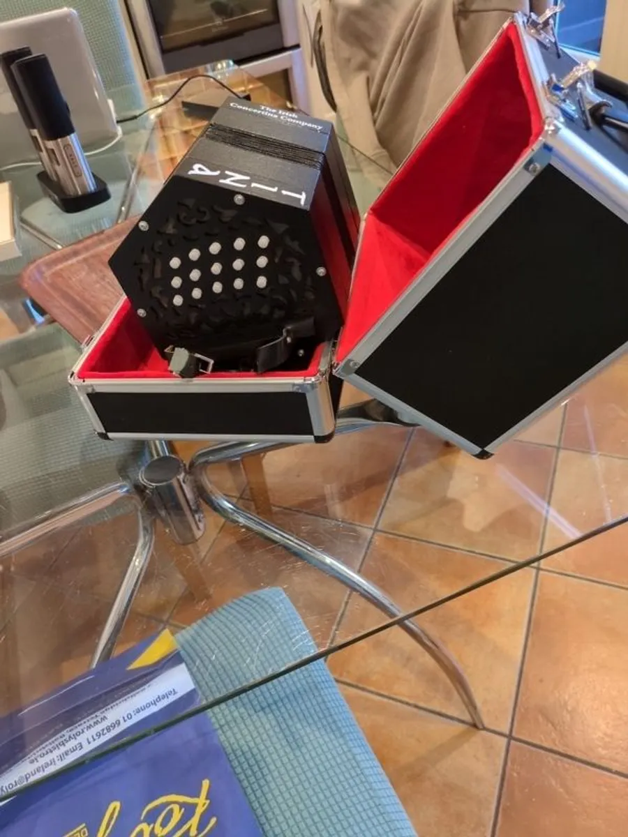 30 Button Concertina - Image 2