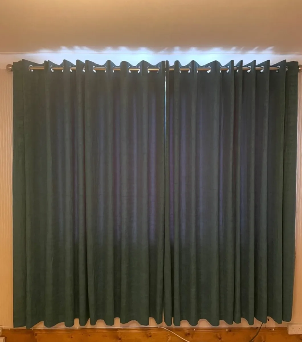 Teal crushed velvet curtains - Image 2