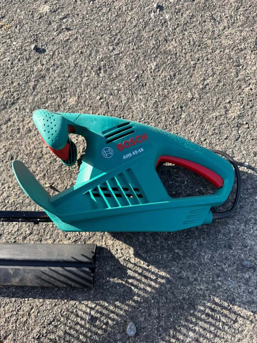 Bosch electric hedge trimmer - Image 1