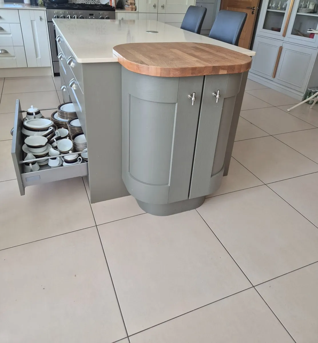 Kitchen island - Image 3