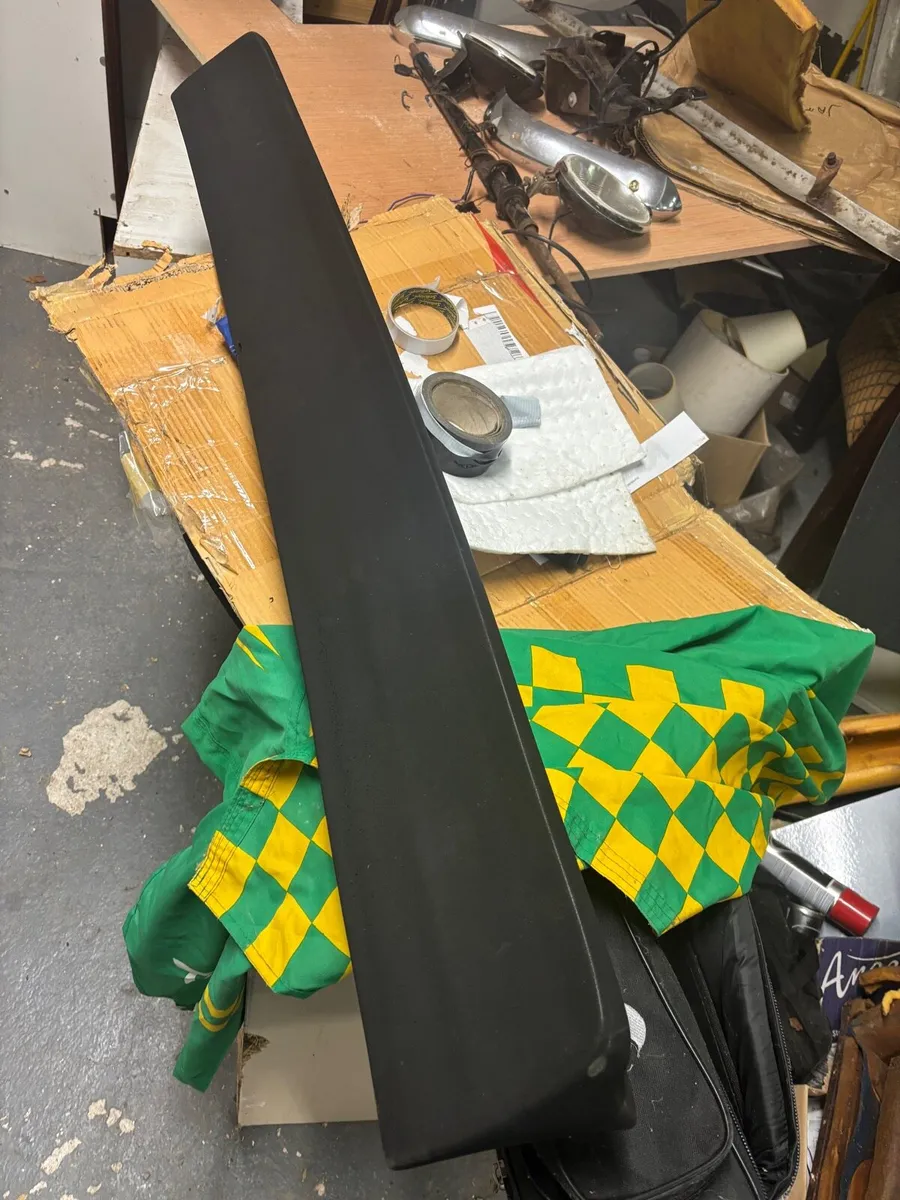 Mk2 escort rs/mexico rubber boot spoiler & carpet - Image 2