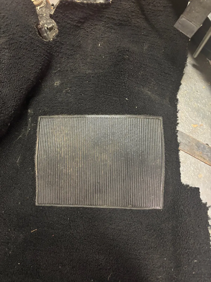 Mk2 escort rs/mexico rubber boot spoiler & carpet - Image 3