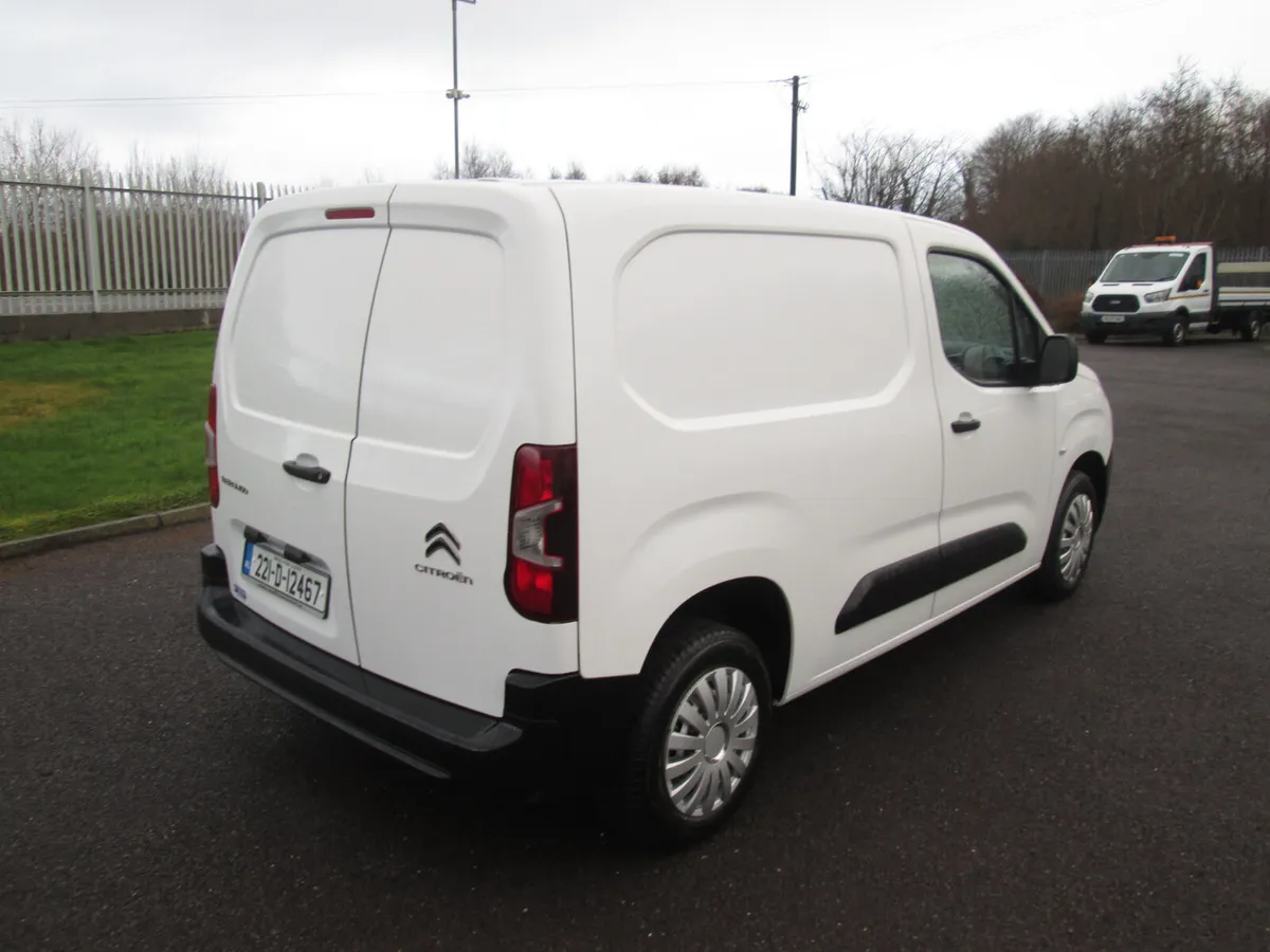 2022 Citreon Berlingo 1.5 Hdi  Mwb 3 Seater 6 Spee - Image 4