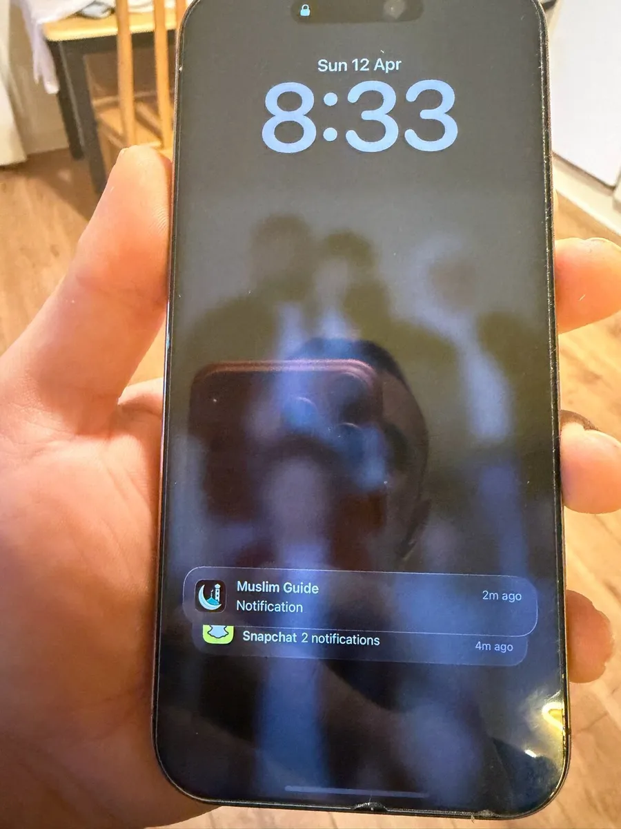 iPhone 16 Pro Max - Image 2