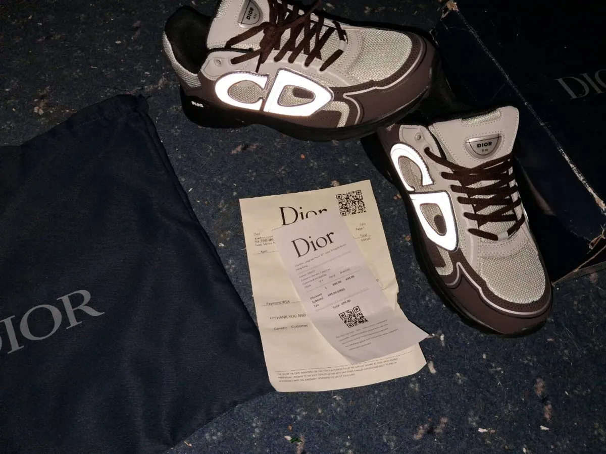 Mens dior shows size 7 or 8