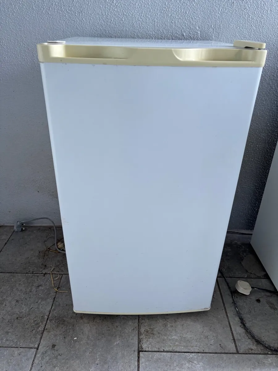 Freezer under counter - Image 1