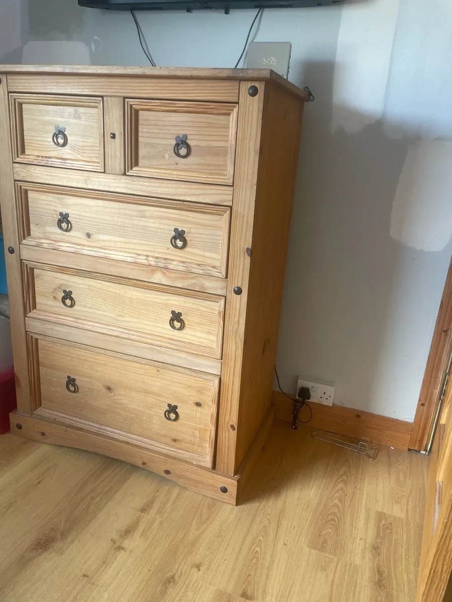 Dressing table - Image 1