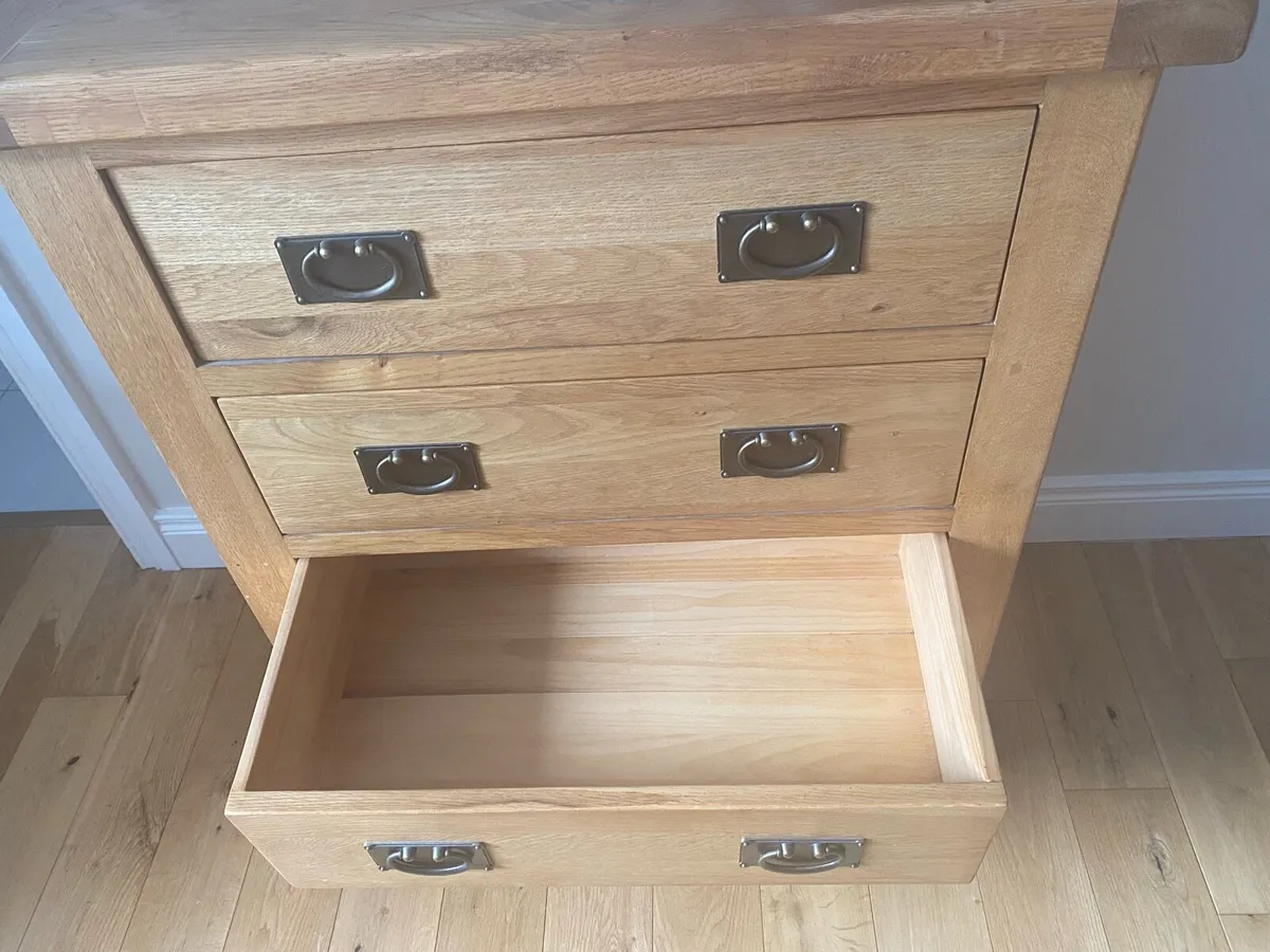 Kingston Oak Chest of Drawers - Image 3