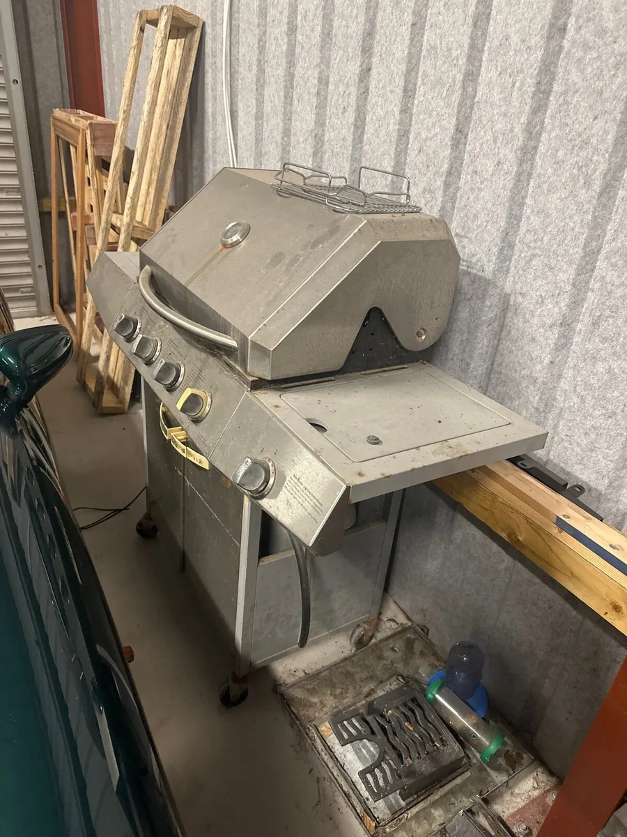 Gas BBQ - Image 1