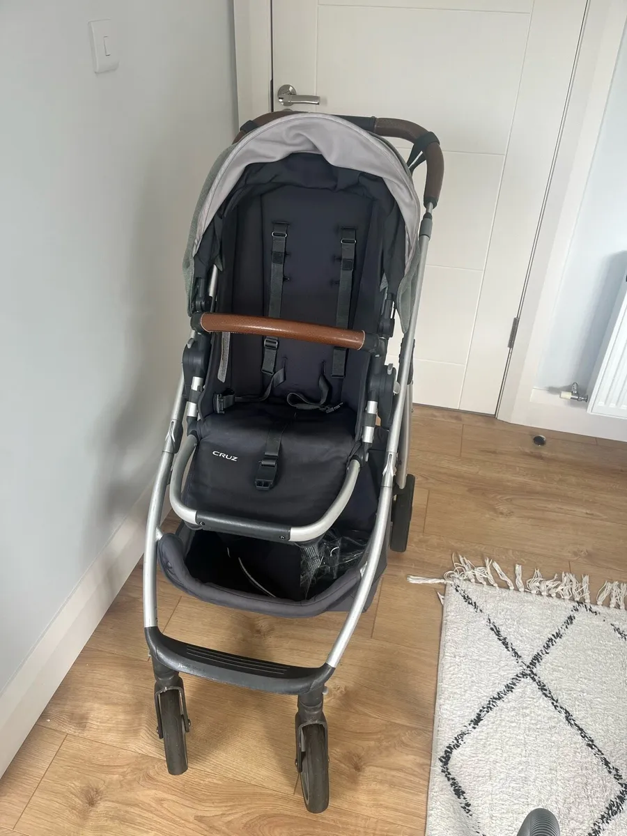 Uppababy Cruz stroller - Image 2