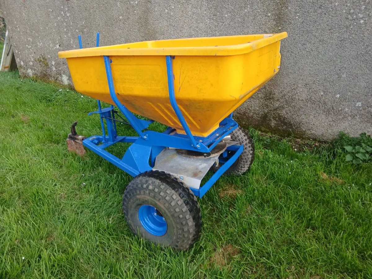 Fertiliser spreader - Image 3
