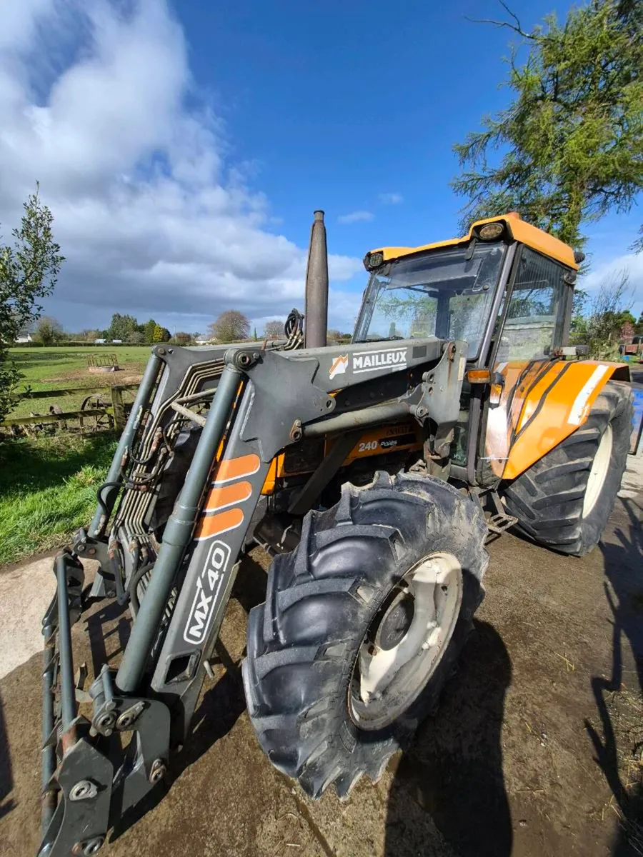 Renault Pales 240 - Image 3