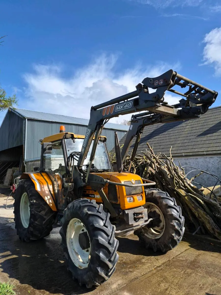 Renault Pales 240 - Image 1