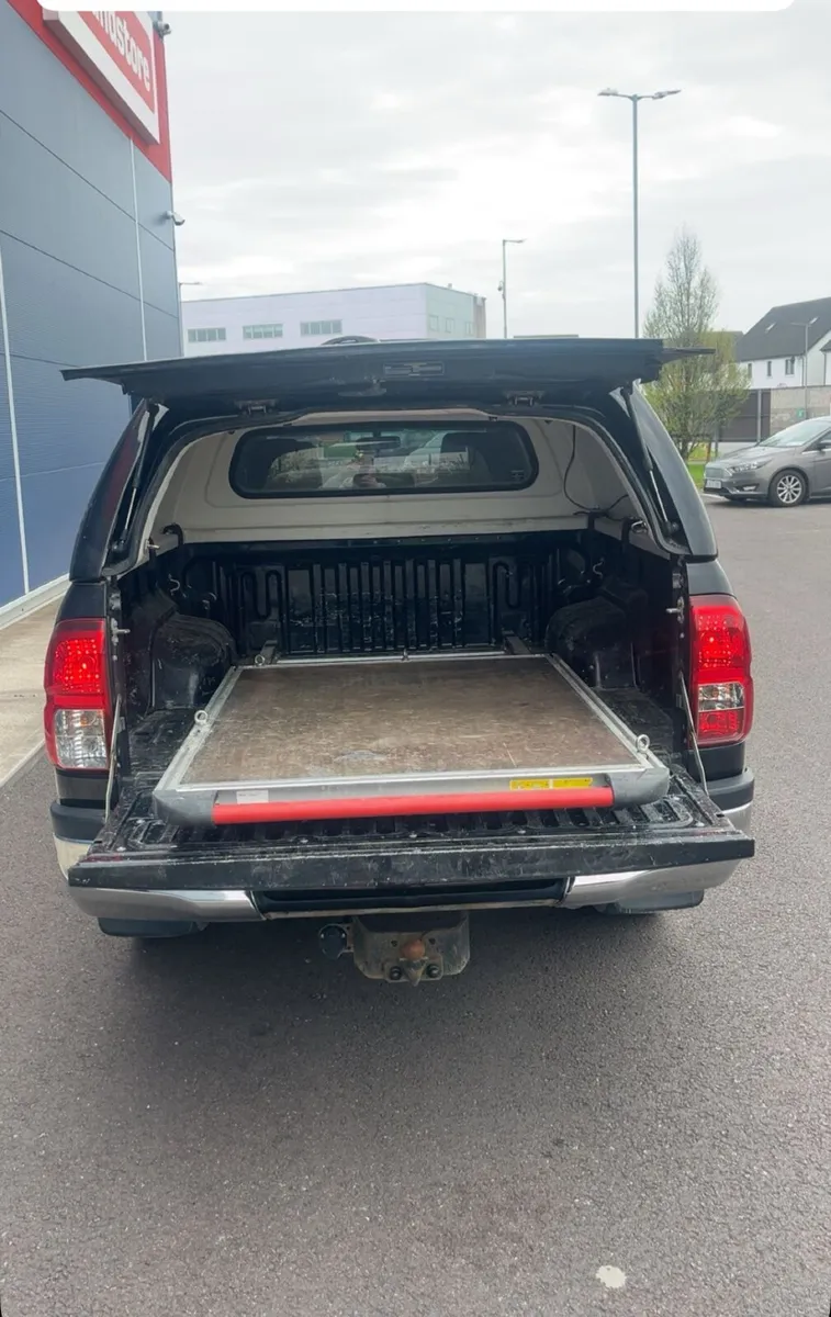Toyota Hilux 2018 - Image 3