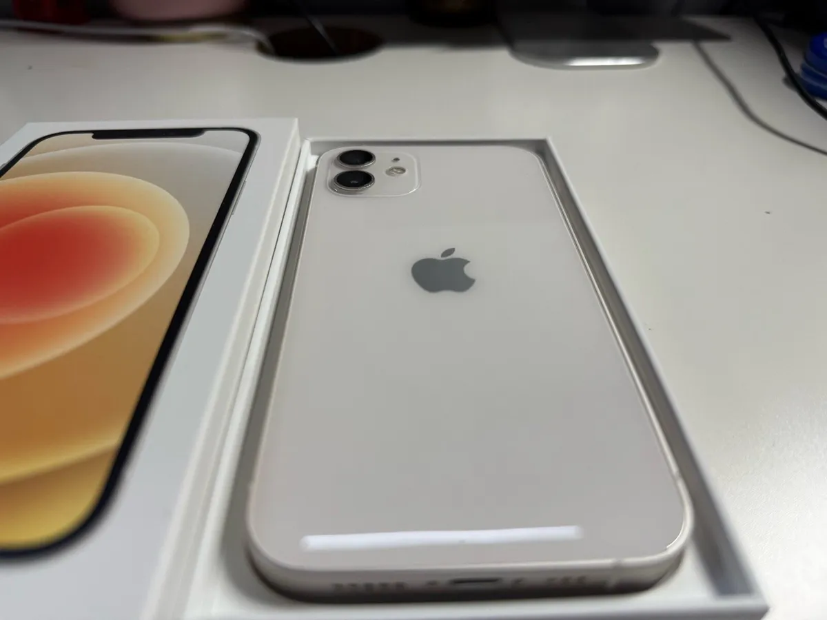 iPhone 12 - Image 3