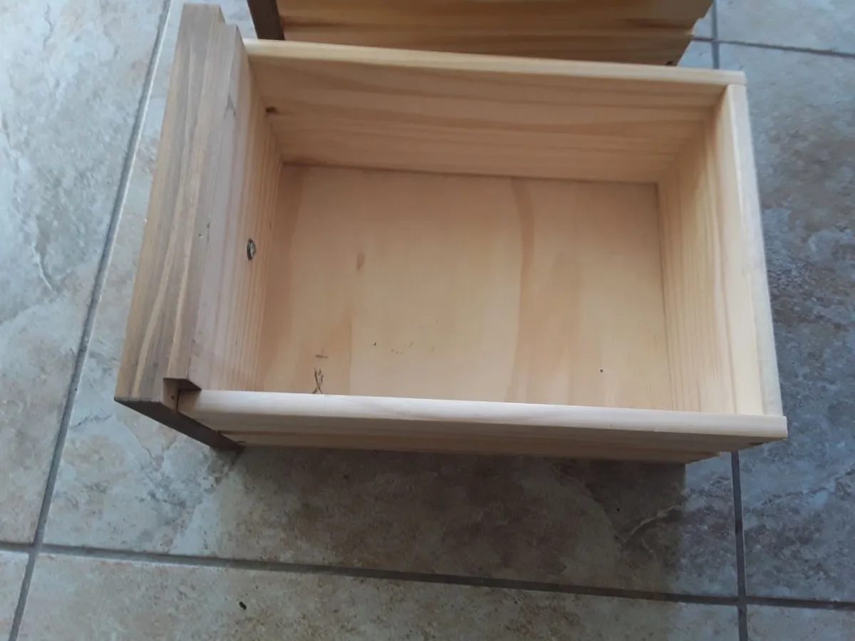 As new 9 draw solid wood Corona Chester drawers - Image 4