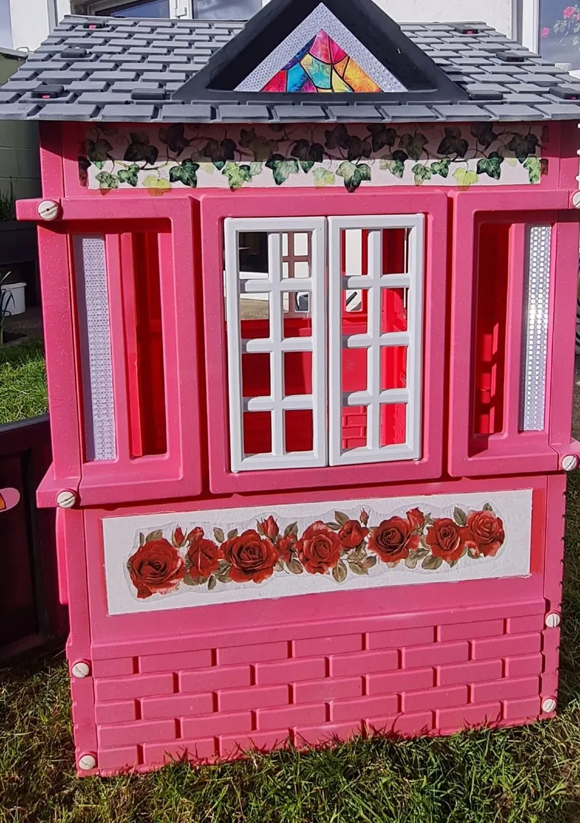 Little takes cape cottage playhouse - Image 2