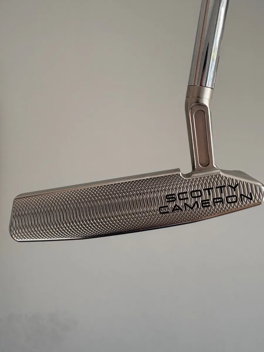 Scotty Cameron Super Select Newport 2.5+ - Image 1
