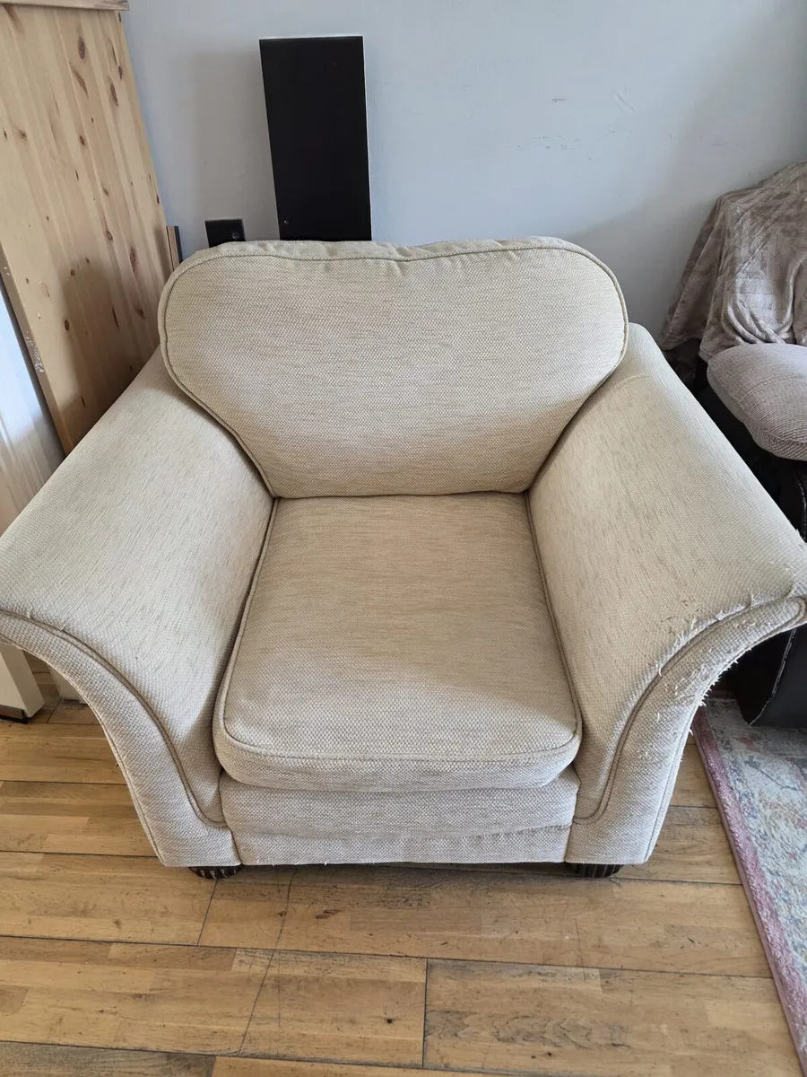 Armchair - Image 1