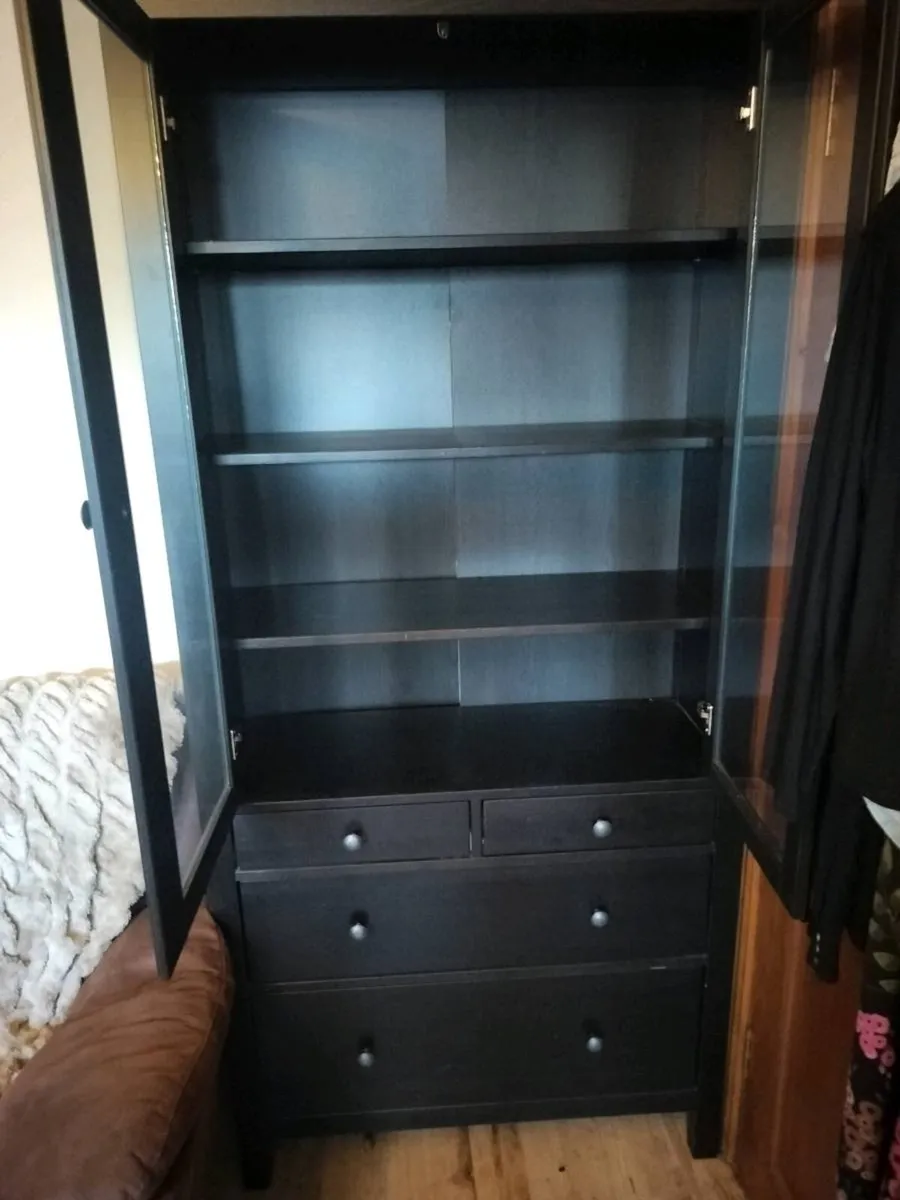 Hemnes glass cabinet - Image 2