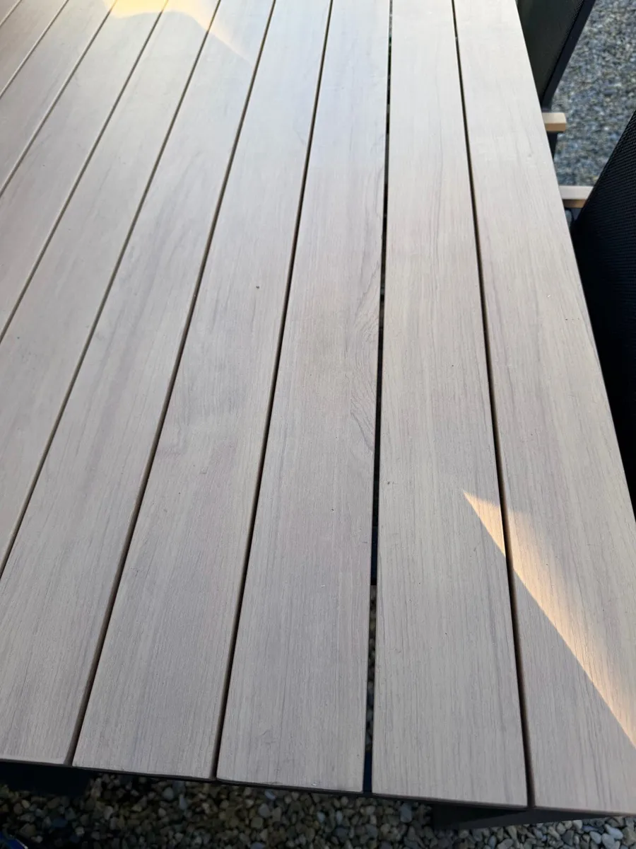 Outside Metal Table and chairs - Image 3