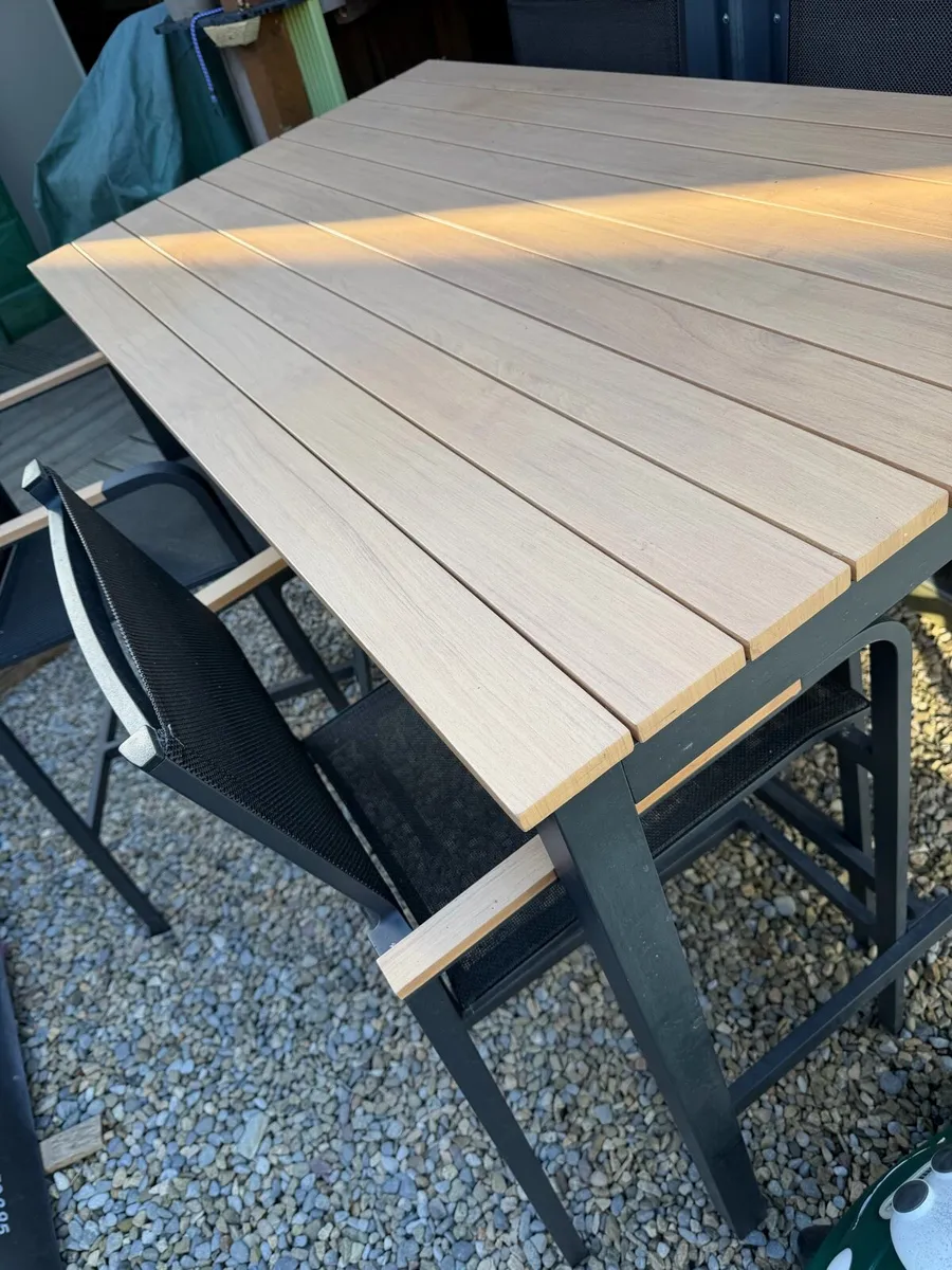 Outside Metal Table and chairs - Image 4