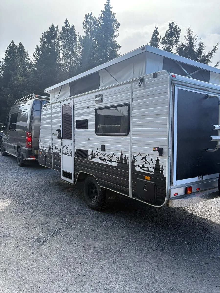 ⭐️ Unique 6-berth Austrailian Rapido caravan - Image 2