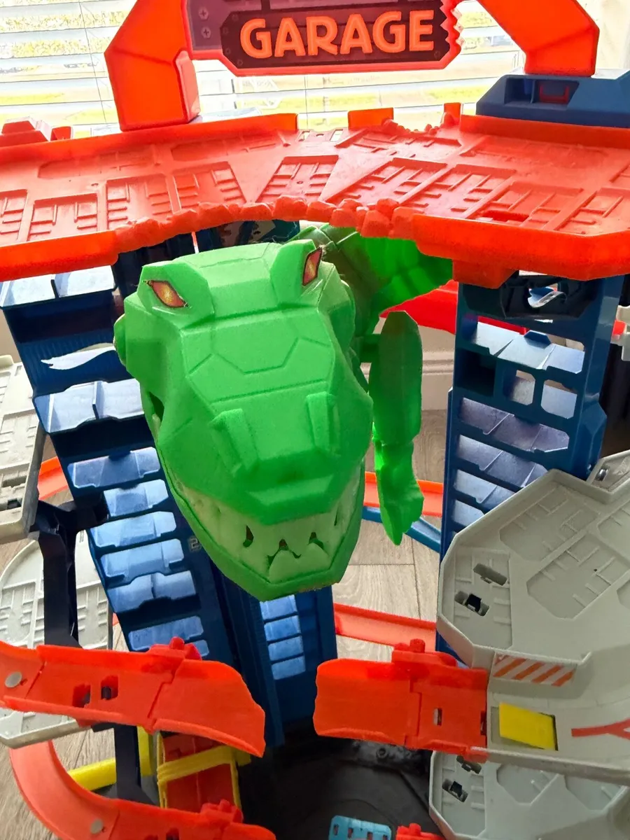 Hot wheels ultimate garage - Image 2