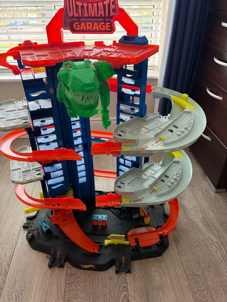 Hot wheels ultimate garage - Image 1