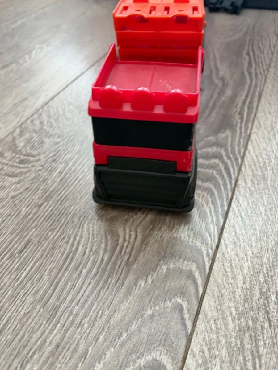 Hot wheels mega hauler - Image 2