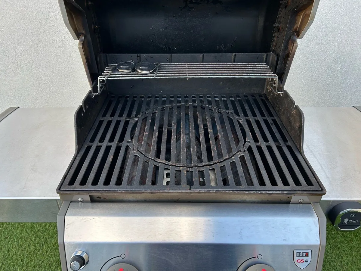 Weber Gas Barbecue - Image 4