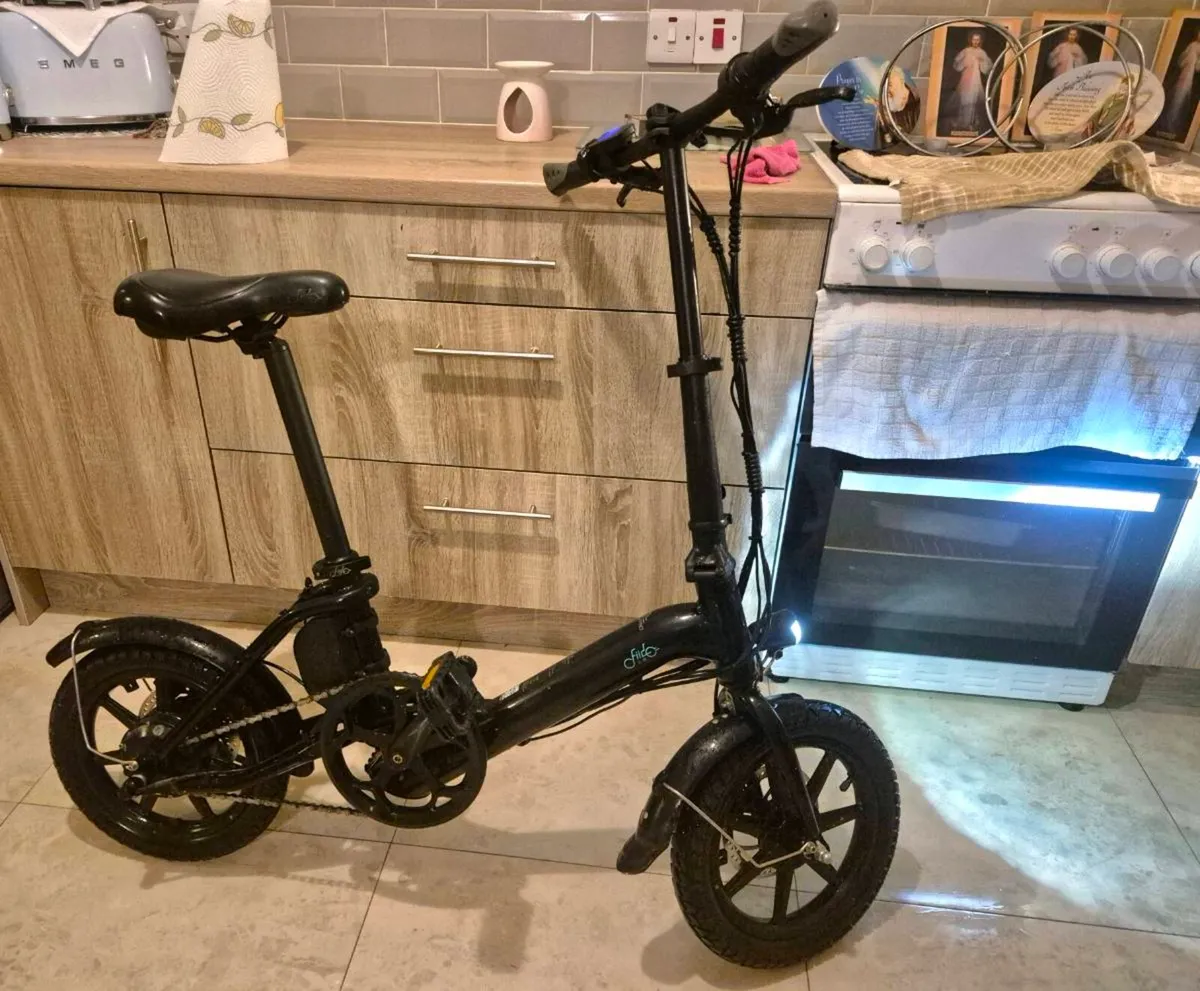 FIIDO D3 PRO MINI ELECTRIC BIKE.
MAXIMUM SPEED  25 - Image 1
