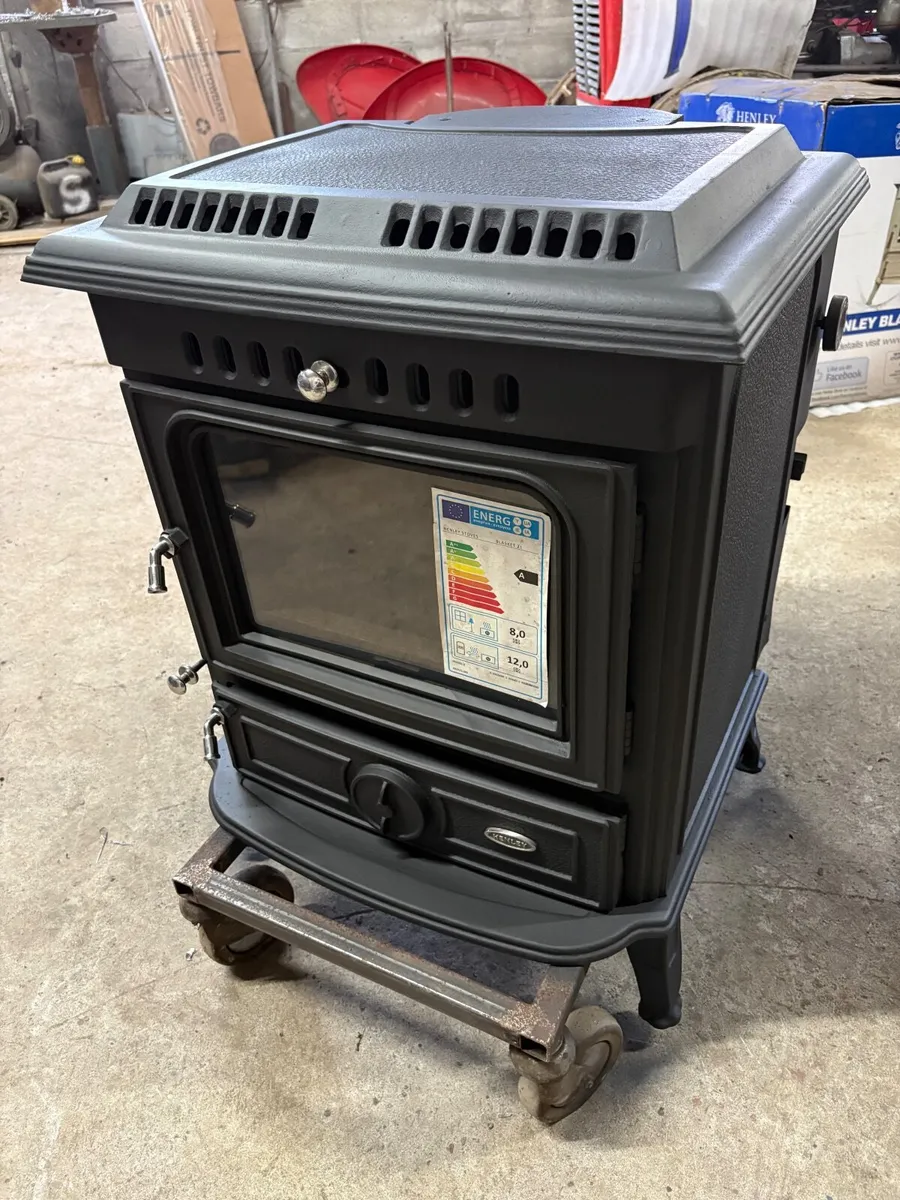 Henley Stove - Image 1